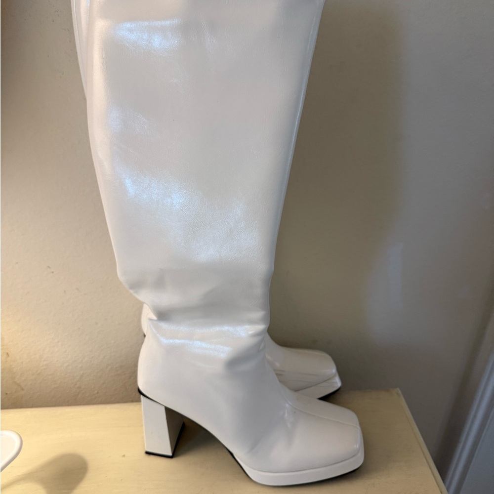 Elegant White Women's Boots